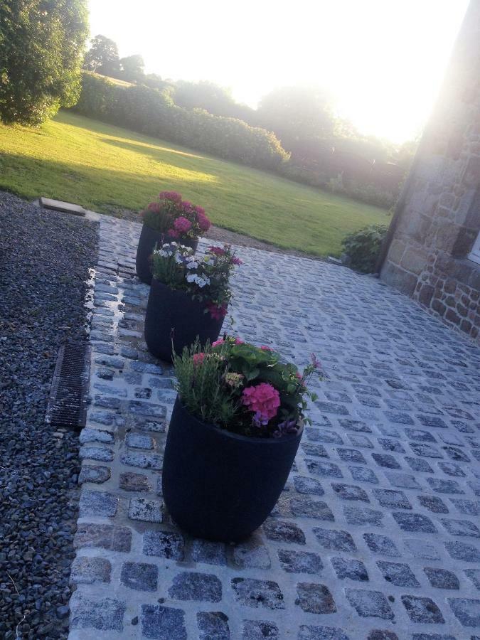 Manoir De La Porte Hotel Sainte-Pience ภายนอก รูปภาพ