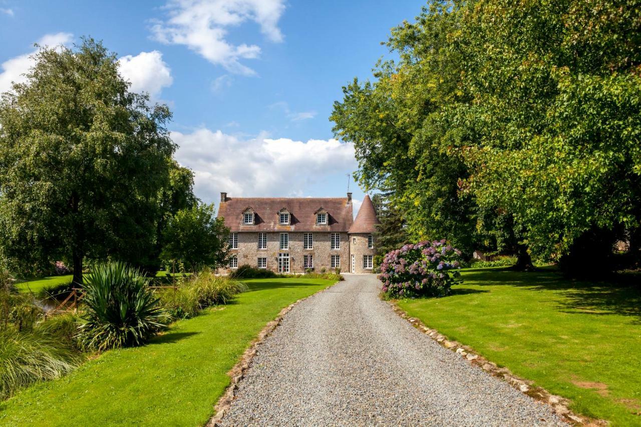 Manoir De La Porte Hotel Sainte-Pience ภายนอก รูปภาพ