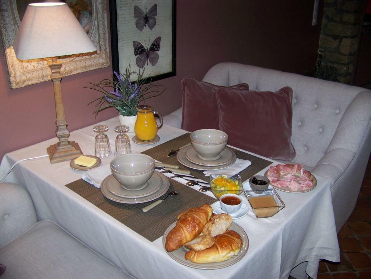 Manoir De La Porte Hotel Sainte-Pience ภายนอก รูปภาพ